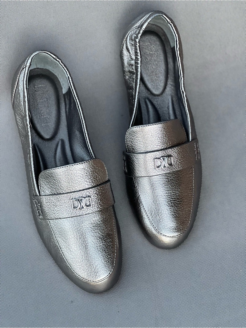 NWOB $98 Deltan James Metallic Leather Loafers Flats 9M